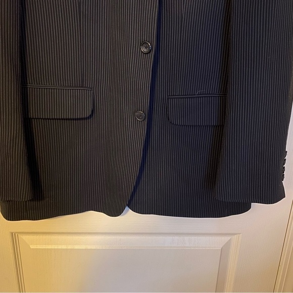 KENNETH COLE Blazer. Navy pinstriped pattern. - Picture 4 of 9